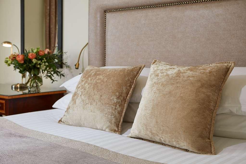 Macdonald Frimley Hall Hotel & Spa Camberley Værelse billede